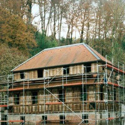 Das Haus in Bergisch Gladbach vor dem Lehmbewurf